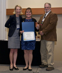 Maureen O'Leary and Patrick Condreay presenting the The Hashimoto Service Award to Darlene Ward, RBP, 2017 ABSA International Conference